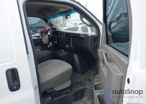 2019 Chevrolet Express 2500 Work Van z USA, uszkodzony, nr VIN 1GCWGAFGXK1176860